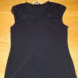 Black sleeveless shirt